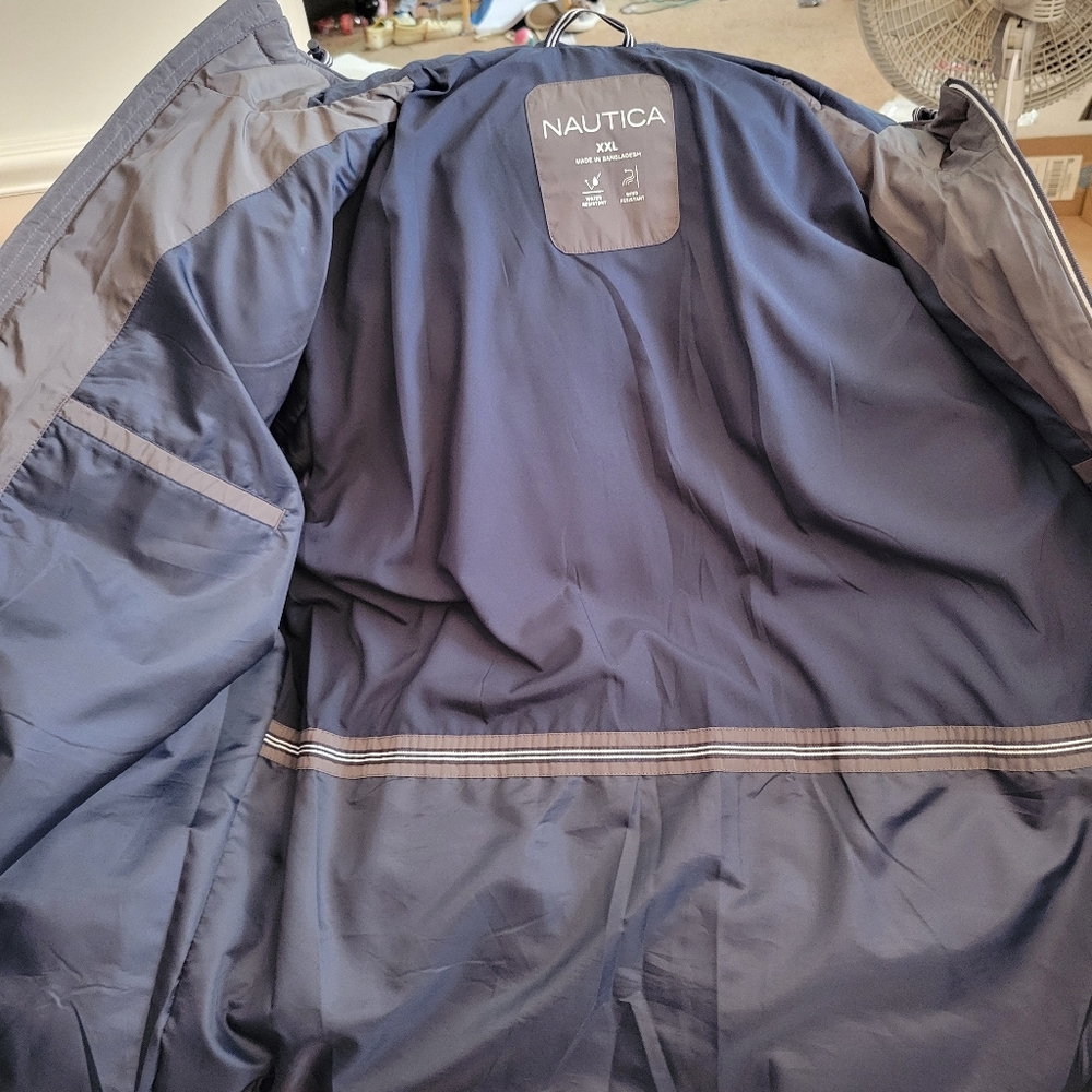 Nautica Men's XXL Red and Gray Water And Wind Resistant Puffer Jacket - Picture 3 of 5